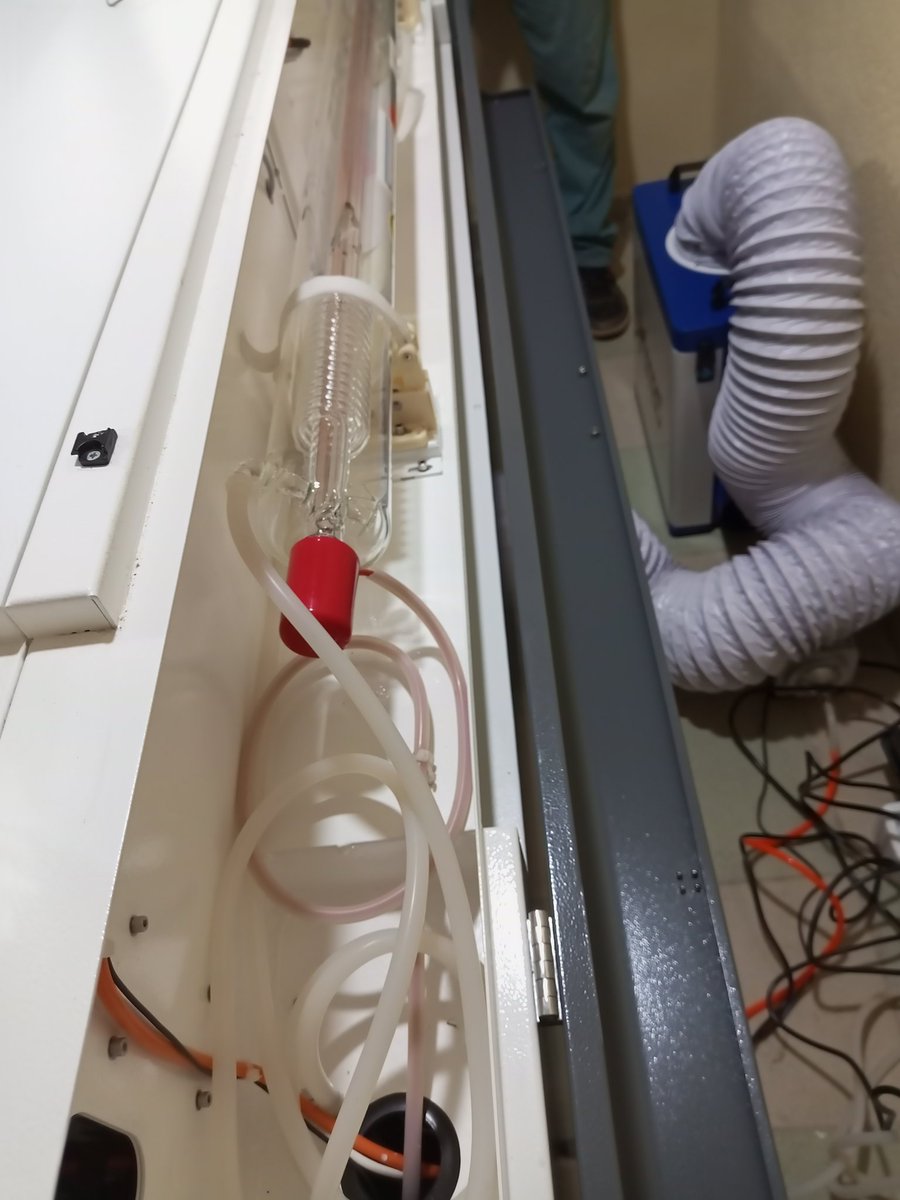 Tic4Ed's tweet image. Ce jeudi, nous avons procédé à la mise en marche de notre découpe laser au sein de notre FabLab à San Pedro. Notre expert @cyrilleessoh venu de @h_fablab a partagé son expérience avec le président et d&apos;autres membres.
#TIC4Ed, #Apprendre, #Coder💻, #Créer, #Eduquer, #Partager