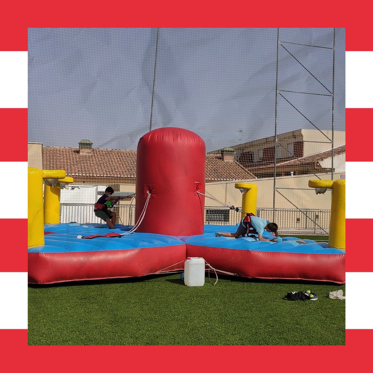 Tenemos más de 60 hinchables a tu disposición para organizar una súper fiesta llena de diversión. Además de los rampa y salto de siempre, podemos ofreceros una selección de hinchables deportivos y mecánicos para los niños grandes del cole.

#activasur #animacion #hinchables