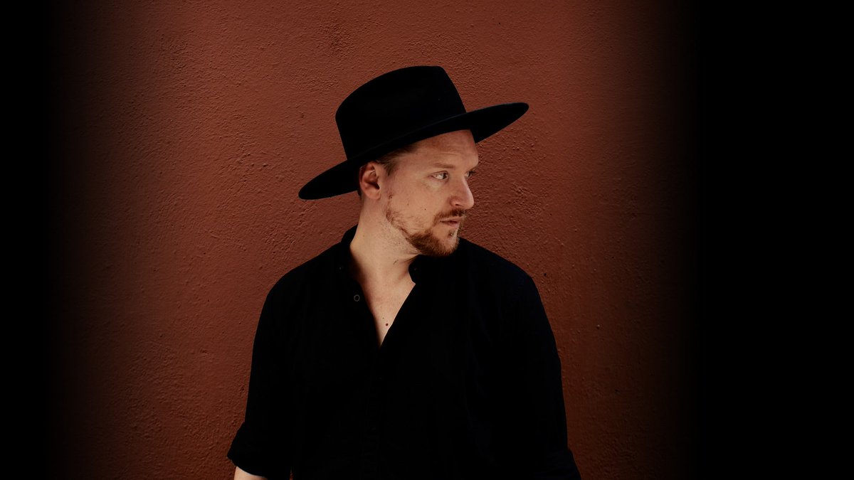 propaganda_site's tweet image. SOHN explores the soulful and emotionally textured corners of electronic music with his nuanced songwriting to create aching and expansive ballads . 

Latest addition to our site at thepropagandasite.com/artist/sohn 
#tPsNewEntry #Sohn @SOHN