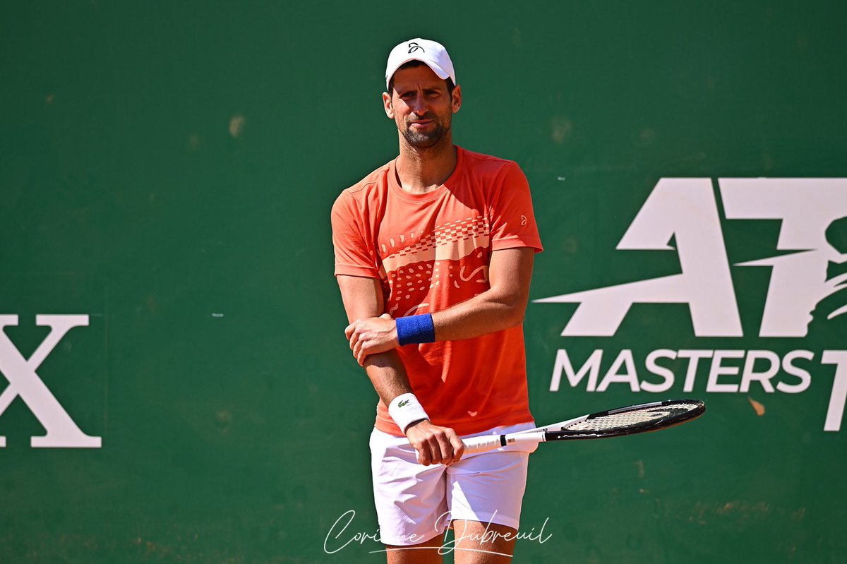 corinnedubreuil's tweet photo. This is what happened last sunday in Monte Carlo when Novak Djokovic was practicing with Matteo Berretini 
#tennis #practice #abacapressagency #novakdjokovic https://t.co/OhEtrEppuR