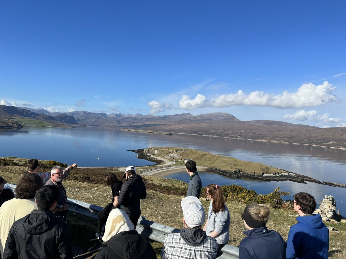 Beautiful weather at Loch Eriboll this morning for the <a href="/abdngeology/">Aberdeen Geology & Geophysics</a> 4th year fieldtrip! 🤩 Starting off day 5 with an overview of regional scale thrusting and the repetition of strata 🪨 #rocks #thrust #moine #imbricates <a href="/iceice_bartek/">Bartosz Kurjanski</a> <a href="/geologydiary/">Ben & Rach🗻</a> <a href="/frankiealoise/">Frankie Butler</a> <a href="/r9ch31/">Rach 🦥</a>