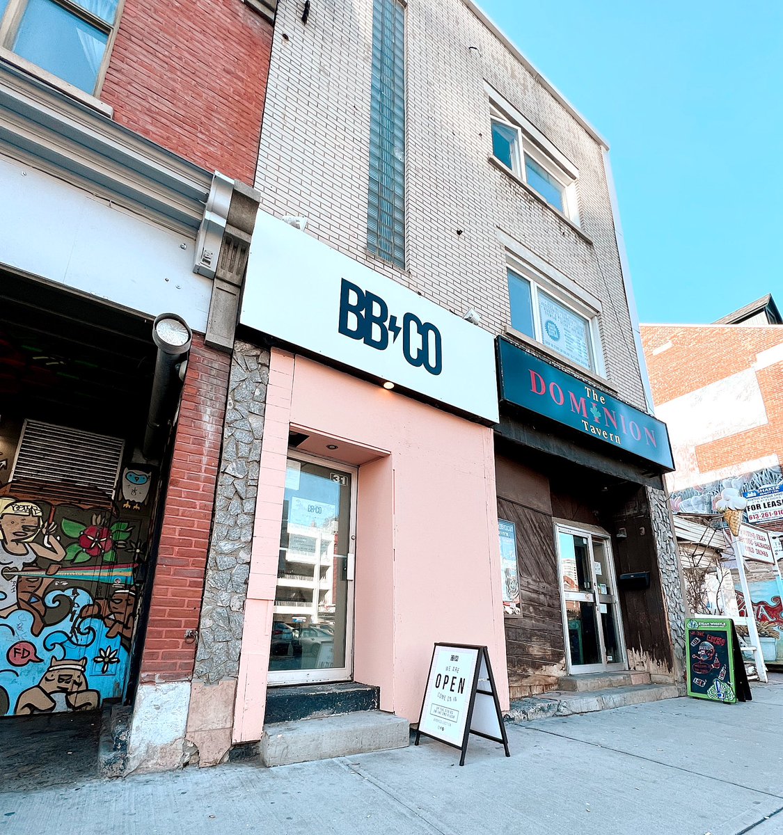 bbxcollection's tweet image. ICYMI: our boutique in the Byward Market is closing on May 7. Help us clear it out as we transition back to online only 🫶🏻☺️

It’s not goodbye — it’s see you online!

bbxcollection.com/collections/st…