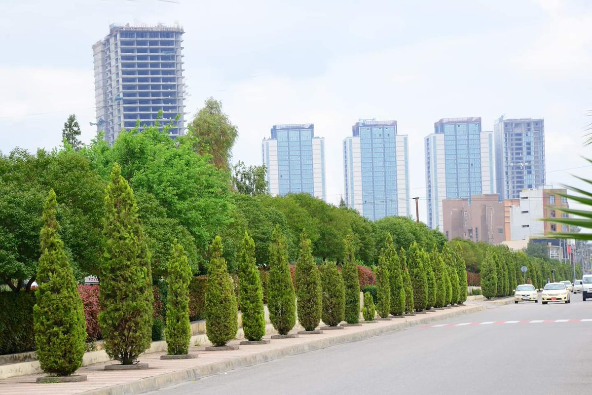 NyazAzeez's tweet photo. Great City! Erbil is becoming greener by the day, with an abundance of gorgeous gardens enhancing the city's beauty. 
Are you ready to enjoy the splendor of this thriving urban center? 🌿🌸 #Erbil #Greenery #Gardens #NatureEnthusiasts" https://t.co/L8mVpK0gfj