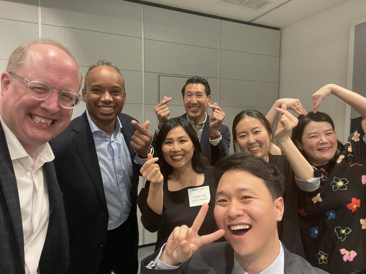 AustenParrish's tweet image. A tremendous thanks to Dean Khary Hornsby and Advisor Grace Lee from our incomparable Global Programs team, who ensured our trip to Seoul went so smoothly. And many thanks to super star professors @ProfStephenLee and @jiseonsong, who were instrumental the entire week.