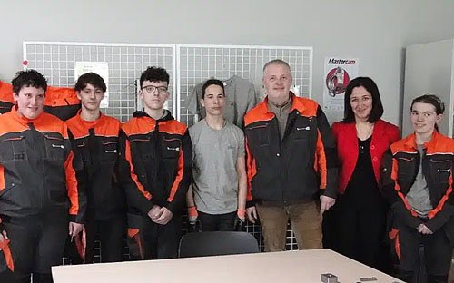 Située à Nogent l’école de production Métaltech a ouvert ses portes en octobre 2022, pour des jeunes de 15 à 18 ans dans le but de les former aux métiers d’usinage et de répondre aux besoins des industriels locaux. Le 5 avril 23, c’était “portes ouvertes” innovationaustrasie.com/Ecole-de-produ…