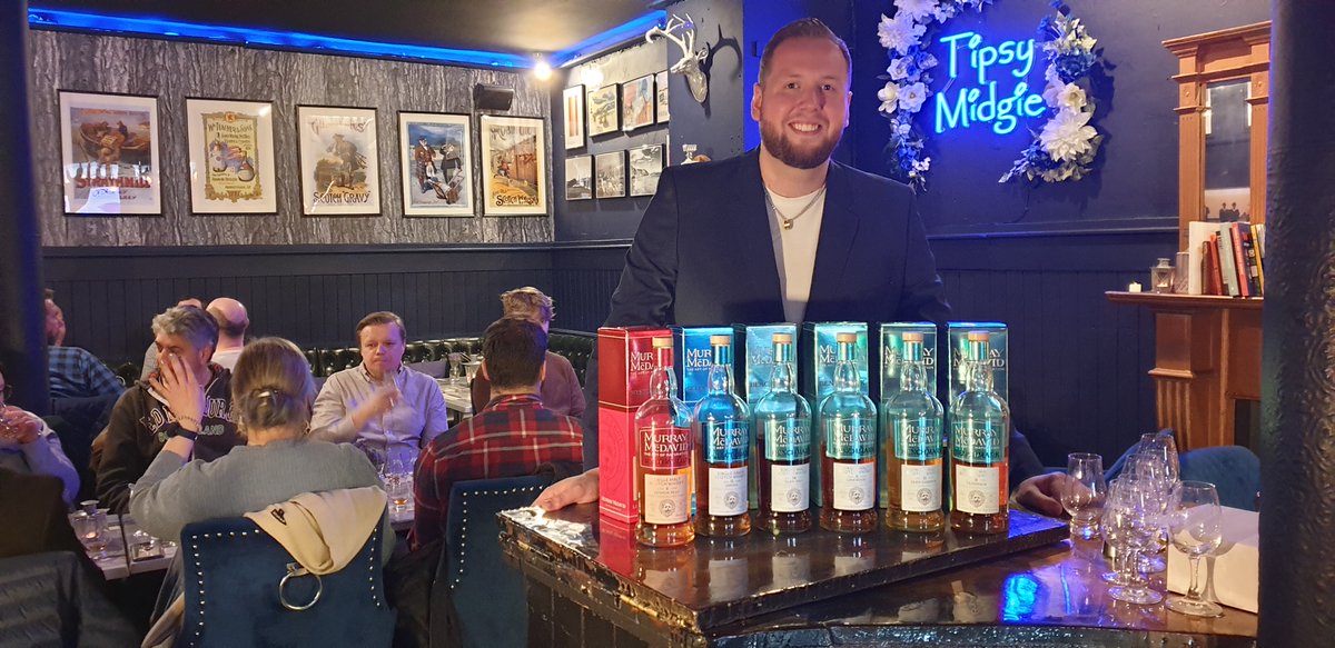 blippingbird's tweet photo. Lovely catching up with Colin @tipsymidgie where Dan from @Murray_McDavid delighted us with few samples. If you are a #whiskylover, check Tipsy's tasting sessions. #Edinburgh #whiskybar @BiteMagazine @EdinburghFoody https://t.co/R7slsjFynC