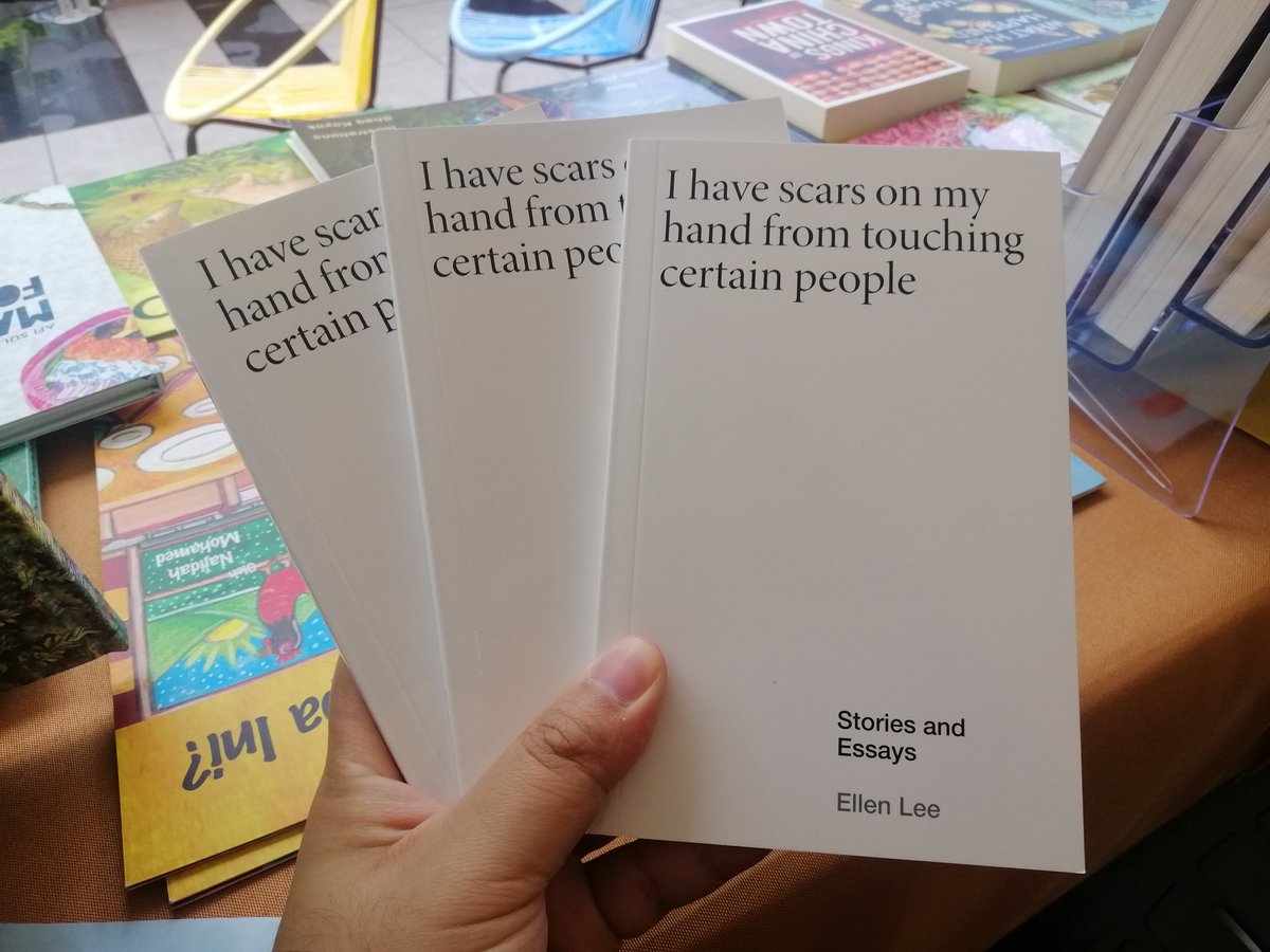 seorangjesse's tweet image. I HAVE SCARS ON MY HAND FROM TOUCHING CERTAIN PEOPLE

Adalah salah satu buku #BundusanBooks yang laris pada #KLAB2023. Banyak yang datang booth tapi sorry, habis! Very unexpected ya.

Anyway, sudah restock. Boleh beli di sini ---&amp;gt;

shope.ee/40ANxLWfB3