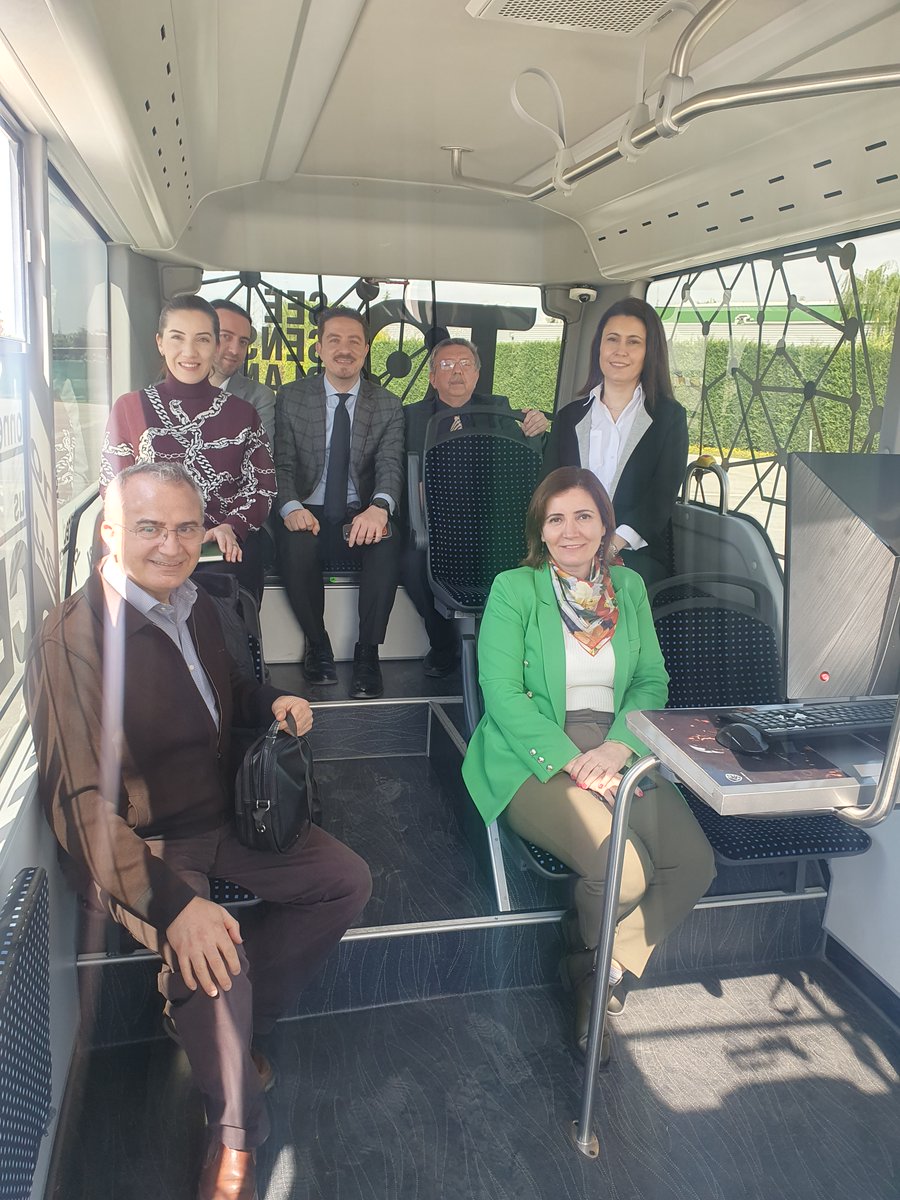 ttokocaeli's tweet photo. Otokar ve Kocaeli Üniversitesi arasında İşbirliği Protokolü imzalandı. Toplu taşımacılık, savunma sanayi ve lojistik sektöründe kullanılan pekçok aracın  üretimini gerçekleştiren Otokar ve Kocaeli Üniversitesinin bu protokolü yenilikçi çalışmalara adım atılmasına vesile olacaktır https://t.co/56MdbE4JKg
