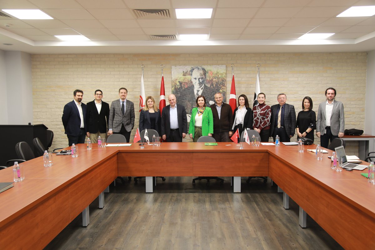 ttokocaeli's tweet photo. Otokar ve Kocaeli Üniversitesi arasında İşbirliği Protokolü imzalandı. Toplu taşımacılık, savunma sanayi ve lojistik sektöründe kullanılan pekçok aracın  üretimini gerçekleştiren Otokar ve Kocaeli Üniversitesinin bu protokolü yenilikçi çalışmalara adım atılmasına vesile olacaktır https://t.co/56MdbE4JKg