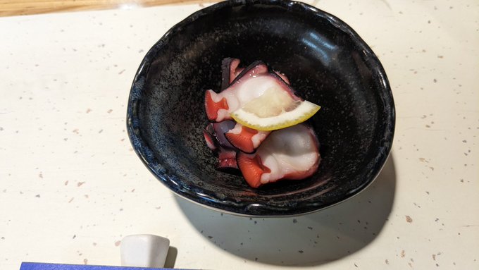 お通し。蛸の炙り
こういう他で見ないお通し出るとアガるよね🔥🐙🔥 