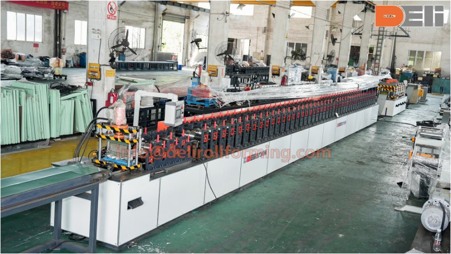 Deli_Machinery's tweet photo. Ceiling LED Troffer Light Fixture Production Line #led #ceilingled #ceiling #ledlightfixture #lightcover #rollforming #rollformingmachine #productionline #autoproduction #deli https://t.co/yuY2FRuS5o