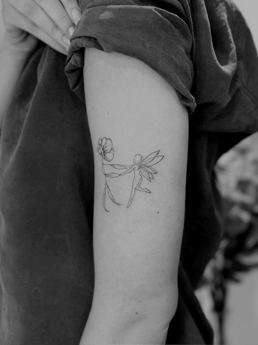 inkofdawn's tweet photo. Tattooed this adorable tiny dancing fairy the other day ☺️🌸 how do we feel about tiny fineline tattoos?

#finelinetattoo #fairycore #whimsygoth #alternativegirls #inkedup #tattooinspo #tinytattoos https://t.co/Z0X5DkJkHM