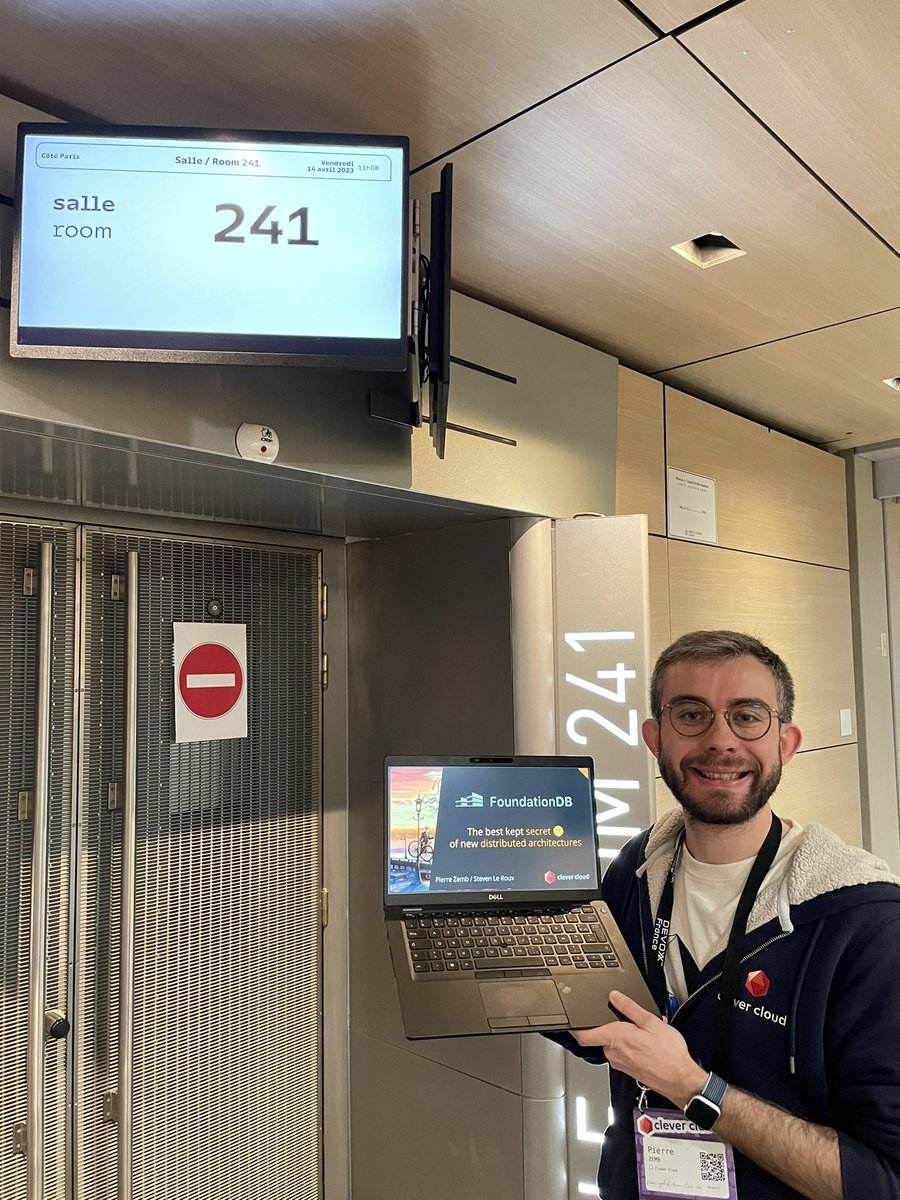 PierreZ's tweet image. Venez découvrir #FoundationDB, le secret le mieux gardé des architectures distribuées à 11h45 salle 241 #DevoxxFR 🚀