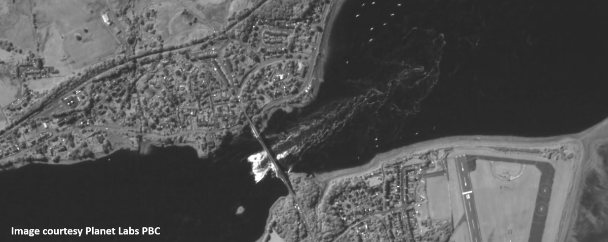 Nick_Everard's tweet photo. Very excited to begin #FluViSat project extension, supported by @ESA_EO #PhiLab #Earthnet!
Expanding #Hydrometry research into measurement of streamflow globally to include @Planet #SkySat still imagery as well as video!
A few frames from videos we have previously processed. https://t.co/KE95rUuFtb