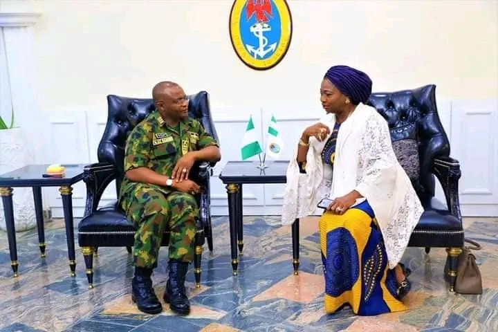 DyeiFaith's tweet photo. What would APC propagandists gain with all the lies against #Peterobi whoever that is with God is the majority. Let them continue Peter is the ROCK. https://t.co/mZysMB2Tnc
