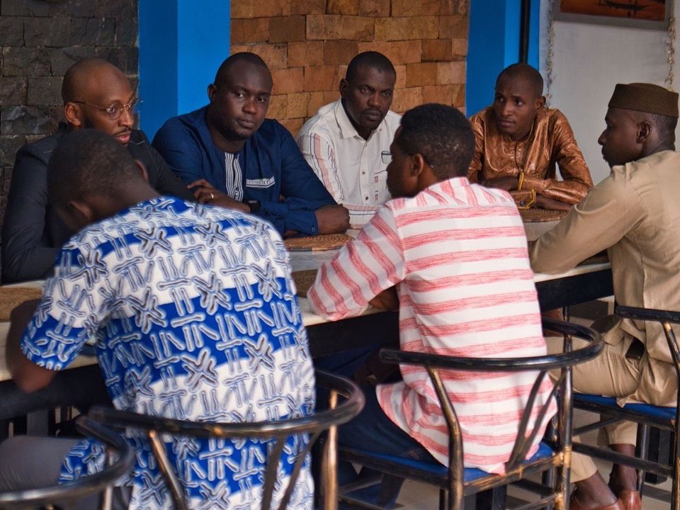 MouvementGE's tweet photo. Le Mouvement « Génération Engagée » a reçu une équipe du Camp des Programmes de Leadership Africain - @cpla_cplaa conduite par Brice TCHAPNGA ce 13 Avril 2023. Revivez les moments forts de cette audience en ⤵️
#generation_engagée 
#tousimpliqués_tousresponsables https://t.co/8TW5T7QoL1