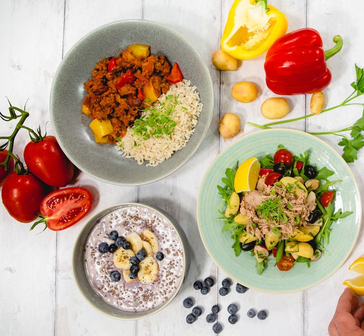 Balanceboxuk's tweet photo. Want to start your healthy eating journey but don't know where to begin? Go to our website to explore all of our different boxes. We offer meal plans for many dietary requirements 🌱

#balancebox #mealdelivery #healthyfood #weightlossrecipes #weightlossjourney #veganrecipe https://t.co/nDABJr9h7K