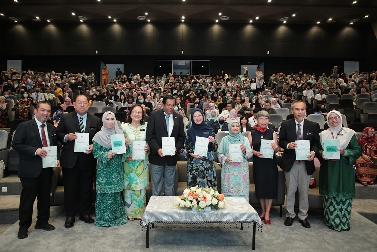 KKMalaysia🇲🇾😷 on Twitter "YB Dr Zaliha Mustafa, Menteri Kesihatan