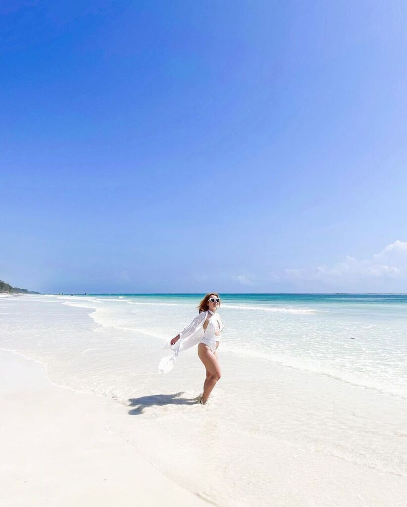 All you need is a good dose of vitamin sea. 😎⛅️🏖

📸 @petitesfeet 

#sandsatnomad #dianibeach #visitkenya #beachlife #vitaminsea #vacationmode #summerdays #bestvacations #aplacetoremember #thebestdestinations #travelinspiration - The Sands at Nomad ift.tt/7KTRZPe #W…