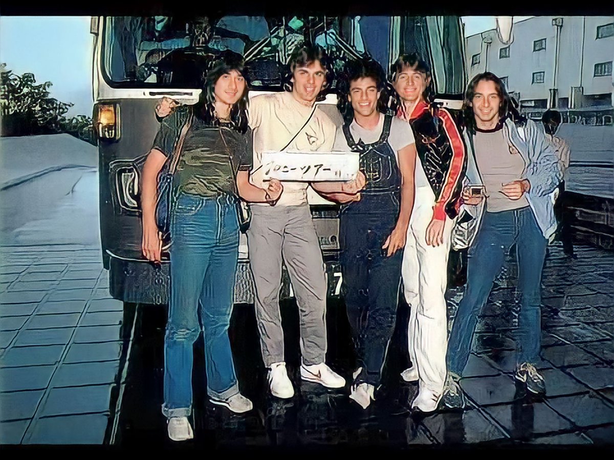 datamr_nm's tweet image. #ThrowbackYesterday

Live in Osaka Prefectural Gymnasium 1982 / Journey

When I was 17 years old, My first Live of Journey❗👍😉💖🎶🎉🎊👏👏

I had a lot of fun time‼️✌️😁

 #Journey
 #LiveinOsaka

youtu.be/f10tUOvWmlo