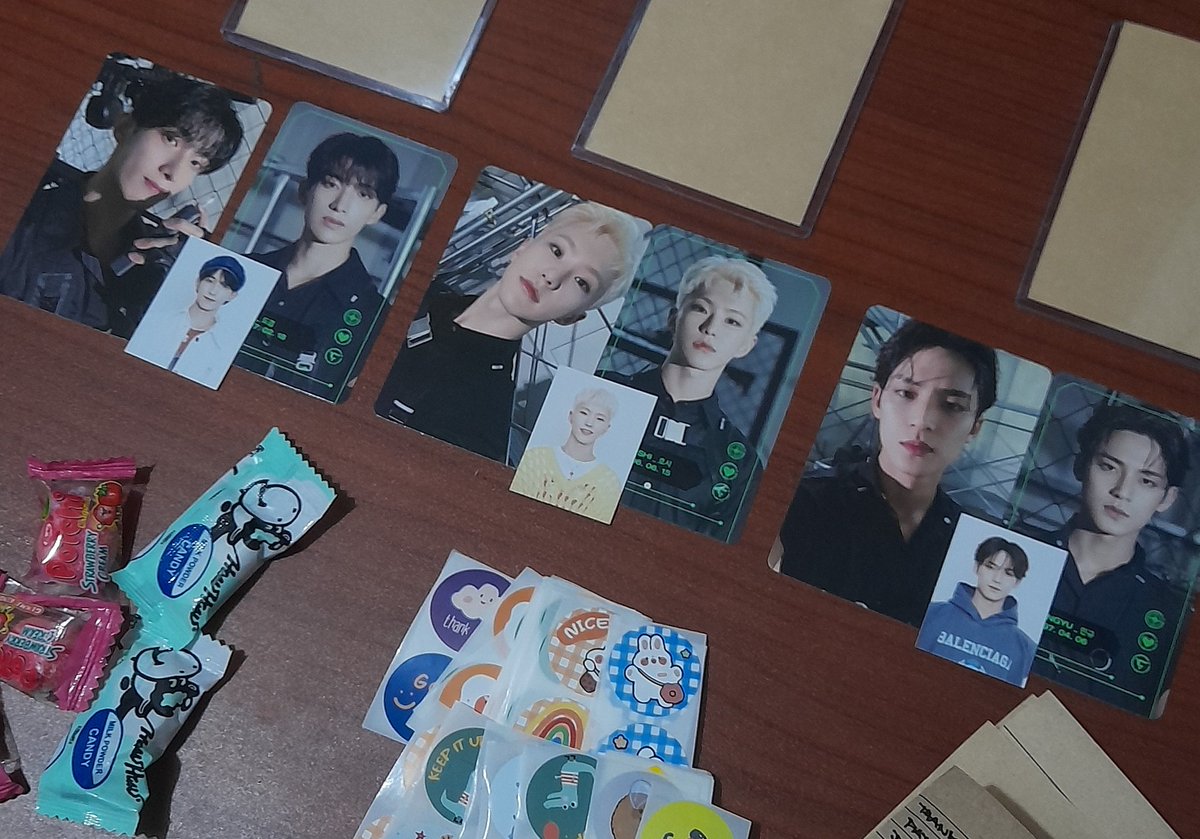 bstvst__'s tweet photo. π: #akirebuys β‘
π¦: #0106Feedbacks
hello po, finally erika line came home. Thank you so much @gyubox for bringing my loves safe β‘ super safe po ng packaging and hindi ko kinaya yung stickers sobrang dami hahahaha thank you po ulit, worth the wait ang aking seoksoongyu π₯Ίβ€οΈ https://t.co/BKm8o7wkYN