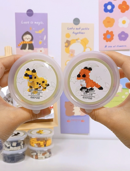 YirunB's tweet image. The mini tiger and fox.
They are  easy to be assembled. 
The great thing about using this little jar is that you can always use it to store small things.
For the item, there are 12 models mixed.
yiruntoys.com 
#nanoblock #miniblock #diytoys #legobricks #educationaltoys
