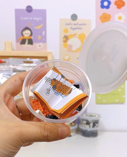 YirunB's tweet image. The mini tiger and fox.
They are  easy to be assembled. 
The great thing about using this little jar is that you can always use it to store small things.
For the item, there are 12 models mixed.
yiruntoys.com 
#nanoblock #miniblock #diytoys #legobricks #educationaltoys