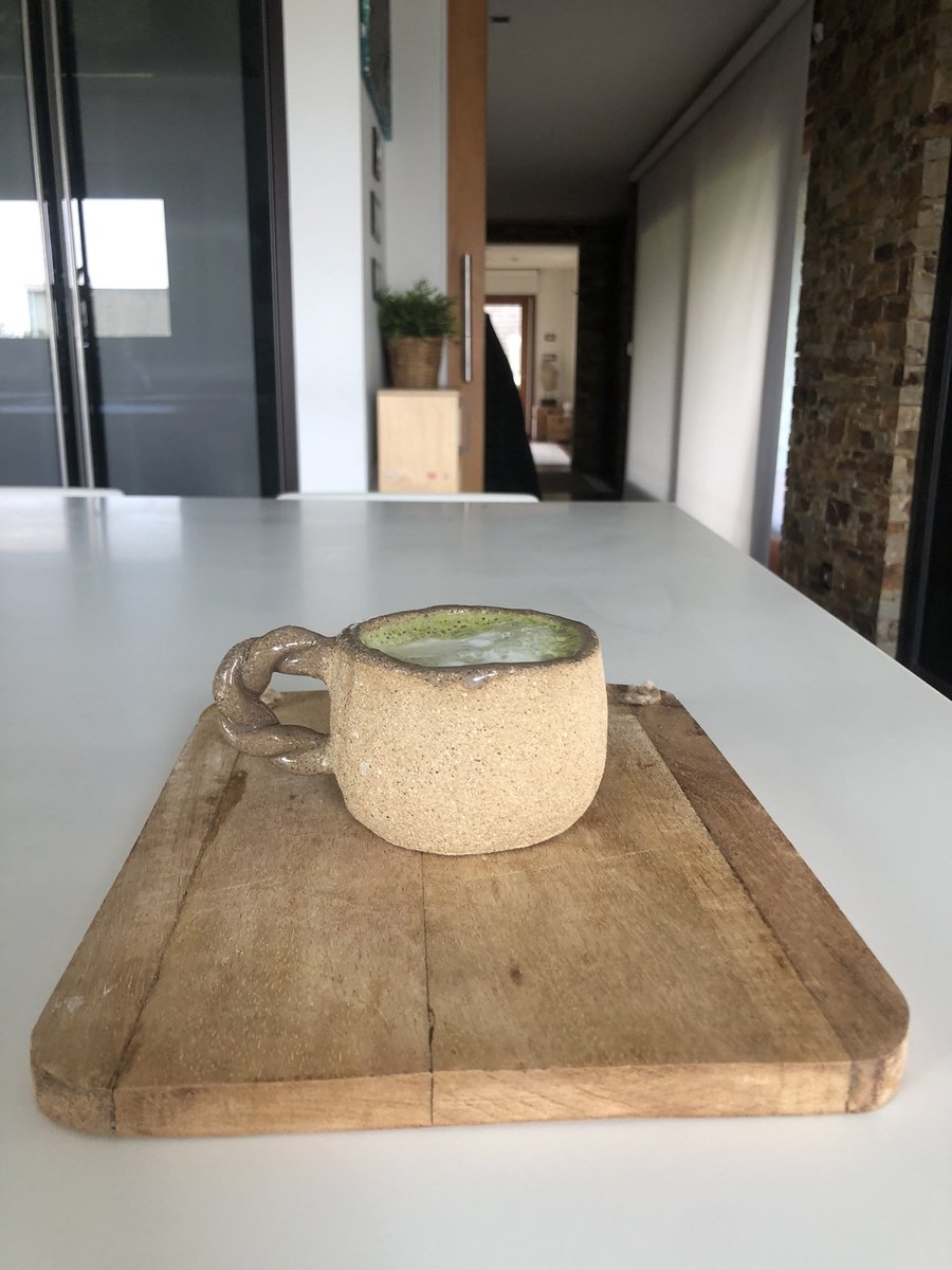 saraguevaraaaa's tweet photo. Una taza que le hice a mi madre https://t.co/7lbutQiS07