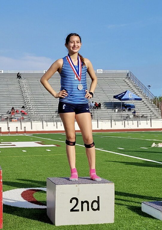 Carroll Lady Tigers Area Qualifiers: Aubrey Flores in the 800 and Linda Villarreal in the 1600! #TPND @Arredondo_CHS @CNeatherlin @carroll_xc @TracieJensen11
