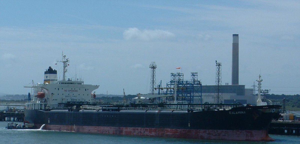 Row over Augusta 2 ship’s arrival at Alang