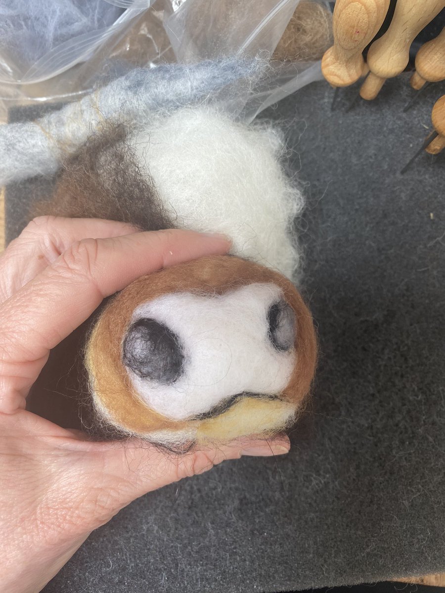 Haven’t made a herd of these fabulous beasts for a while…                                      #highlandcow #highland #artforsale  #paintingwithwool #highlands #cow #cows #pet #petportraitartist #animalartwork #needlefelting #needlefelt #needlefelted #art