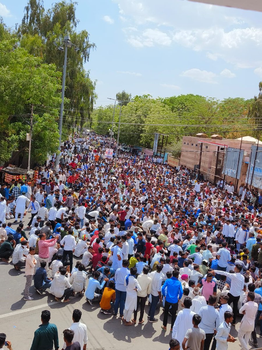 BarmerMpd's tweet photo. Barmer collecter office ke aage kojaram meghval parkaran me gyapan dene pahunche log #justiceforkojaram #justice_for_kojaram https://t.co/UbwF9uElmU