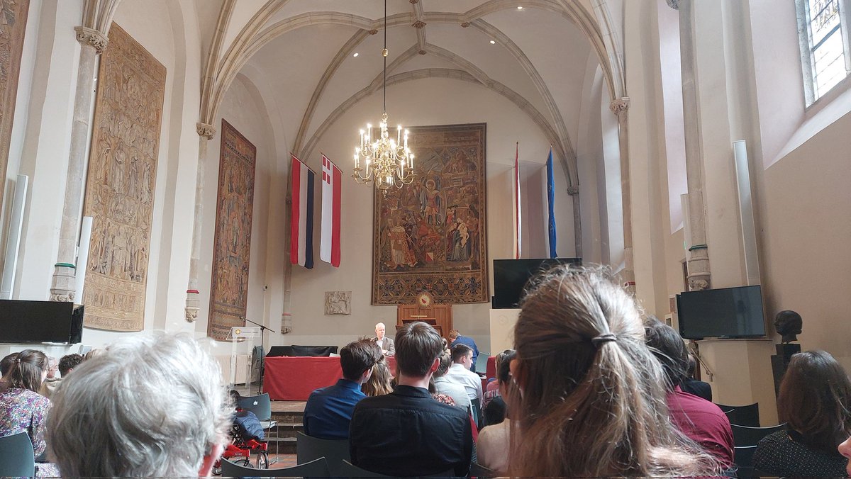 Nu in Utrecht in de zaal waar in 1579 de oprichting van de Unie van Utrecht, en daarmee de start van de staat de Nederlanden, werd getekend.