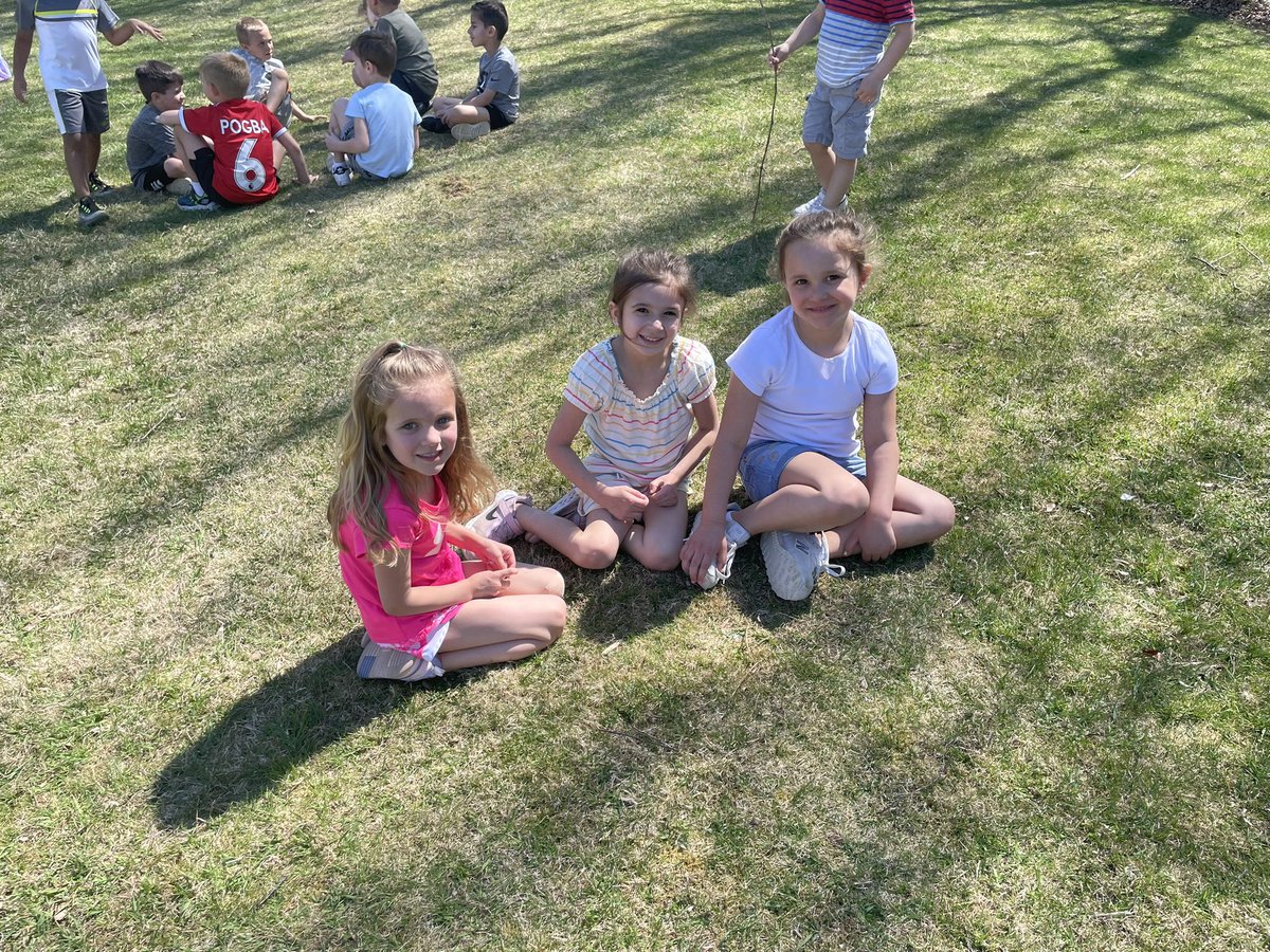 BlessingMahopac's tweet image. Summer fun….. oh no wait it’s Spring!!! We are definitely enjoying these beautiful, warm, ☀️ days! #kindergartenfun #proudap @FulmarsFinest
