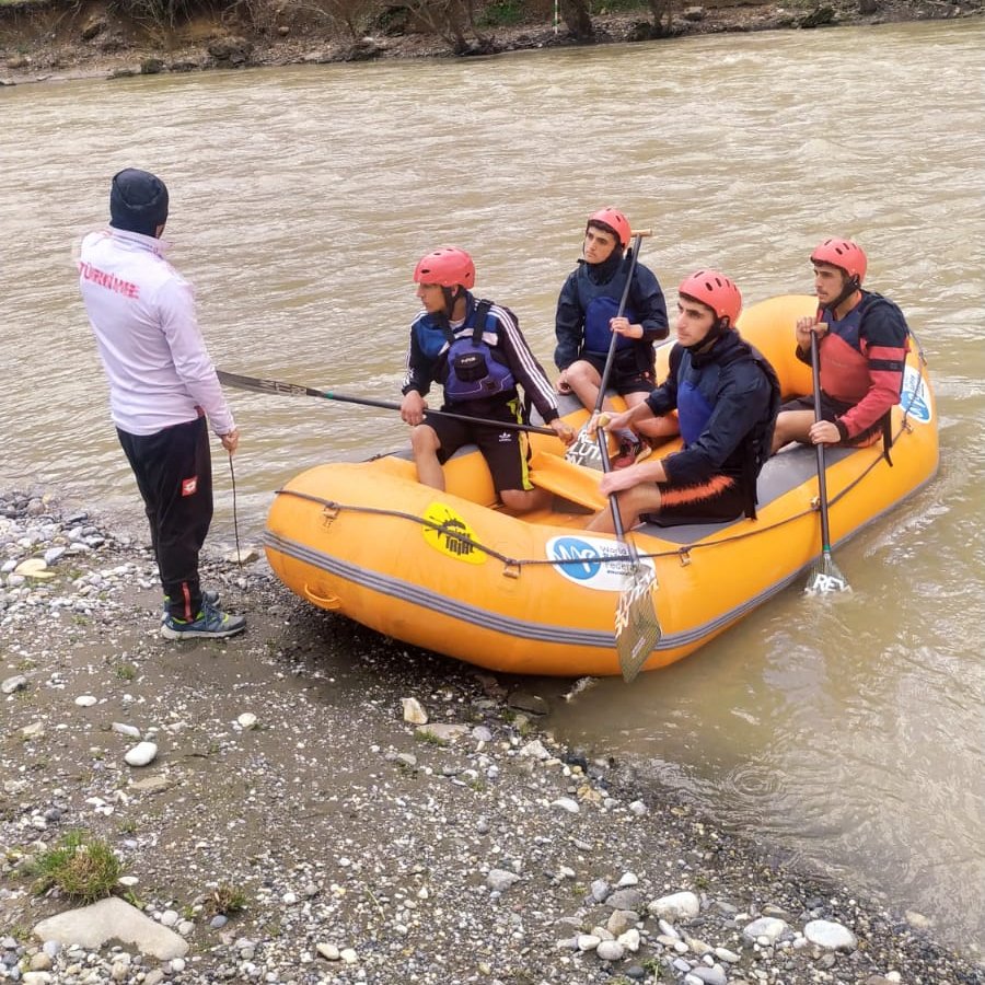 GSB_Van's tweet photo. 🔹Çatak Gençlik ve Spor İlçe Müdürlüğü

Rafting🛶 

Alanında uzman antrenörümüz gözetiminde #rafting çalışmalarımız aralıksız bir şekilde devam ediyor. 

📍Çatak Botan Çayı https://t.co/XXyS5g4EQO