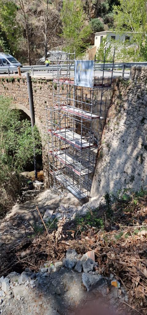 alquilernevada's tweet photo. #alquiler #andamios #alquilerdeandamios #andamiosengranada
#torres #cimbras #vallas #encofrados #puntales #diagonal #metalo #trabajosenaltura

https://t.co/4ShSiqqW2I https://t.co/8fpSrWI4jF