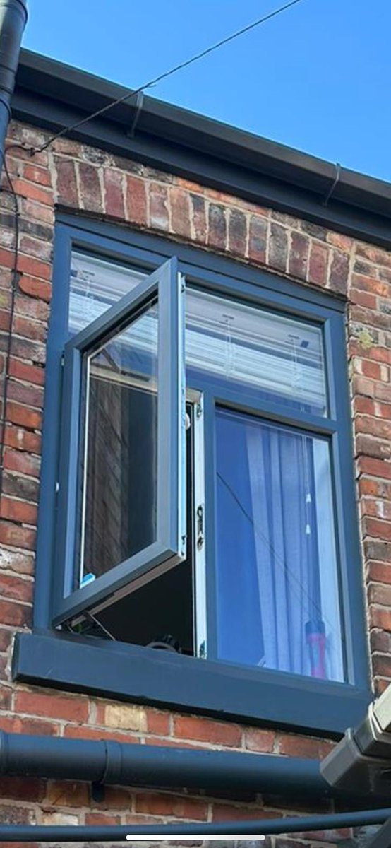 gmpolice's tweet photo. #OpCastle | This time it was lucky it was a burglary information pack and not a burglar...

Follow our top tips to keep yourself safe and protect your home. 

Visit Operation Castle | Greater Manchester Police (https://t.co/Eep3CMlrUO) for crime prevention advice. https://t.co/GA2q5Ke0jy
