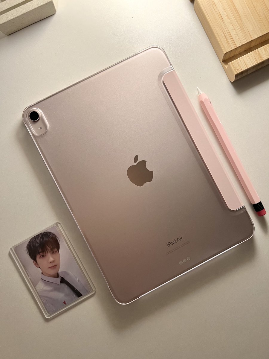 wonuscene's tweet image. pretty in pink 🩰