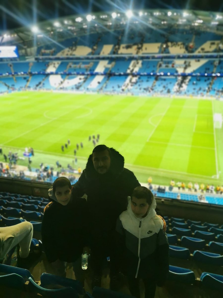 Lift_Feversham's tweet photo. @FevershamSchool earlier this week, teachers, students, parents, ex-students and members of the community got together to go and support Man City in their Champions League quater-final tie. They all opened their fast together at the stadium. #Amazing #fun
#FPAfamily https://t.co/Ay3YYENWS6