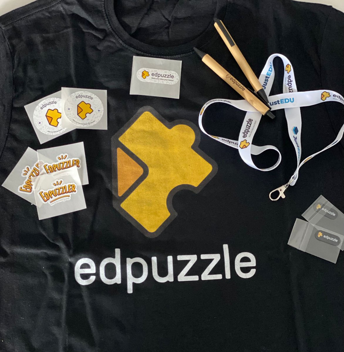 JustEDU (@justedues) on Twitter photo 🙌🏽🙌🏽 Todo listo!! Este es el pack que te llevas mañana sábado en #justeduworkshops Madrid junto a <a href="/edpuzzle_es/">Edpuzzle (español)</a>
Evaluación, Inteligencia artificial aplicada a educación y mucho más.
Última oportunidad para apuntarte al evento 👉🏽 justedu.es/pages/justedu-… 🙌🏽🙌🏽 Todo listo!! Este es el pack que te llevas mañana sábado en #justeduworkshops Madrid junto a <a href="/edpuzzle_es/">Edpuzzle (español)</a>
Evaluación, Inteligencia artificial aplicada a educación y mucho más.
Última oportunidad para apuntarte al evento 👉🏽 justedu.es/pages/justedu-…