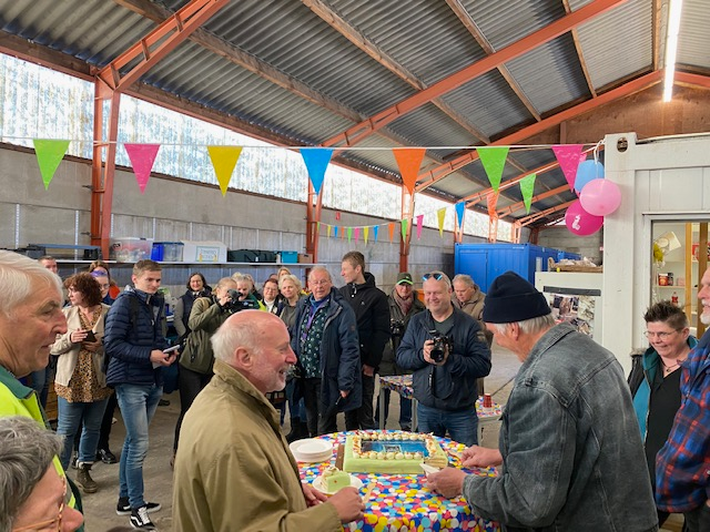JP_Verhoef's tweet photo. Mooie opkomst bij de opening van de tijdelijke locatie van Wildopvang de Paddestoel. Mooie samenwerking  tussen De Paddestoel en de Dierenambulance. Volgende stap ... uiteindelijk naar @HelderseVallei ! https://t.co/RoDPKbWOas