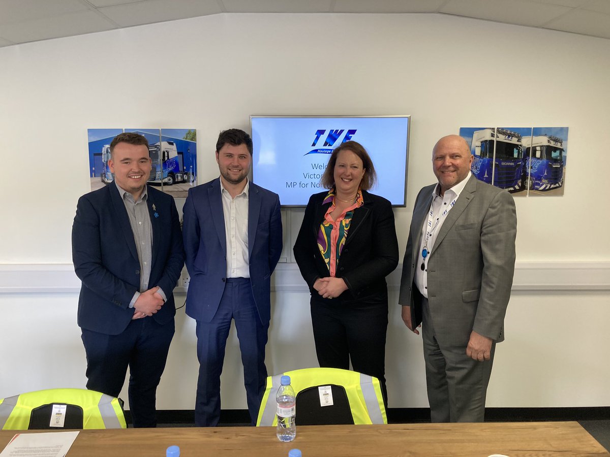TomCornwell_'s tweet photo. Fantastic meeting yesterday with @TWEHAULAGELTD and Attorney General/MP for North Oxfordshire @VictoriaPrentis discussing the present challenges that the logistics industry faces.  Really productive meeting with a brilliant @RHANews member and a really engaged MP. https://t.co/wp2htvD6Ev