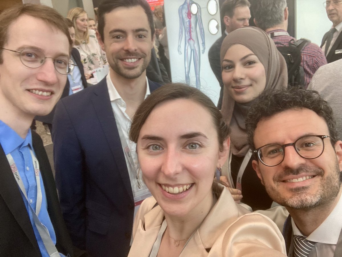 Team Erlangen #DGKJahrestagung @jmaltstidl <a href="/MGuenesAltan/">Merve Günes-Altan</a> <a href="/GaedeLuise/">Luise Gaede</a> @monique_trobs <a href="/M_Marwan_/">Mohamed Marwan</a> <a href="/Steph_Achenbach/">Stephan Achenbach</a>