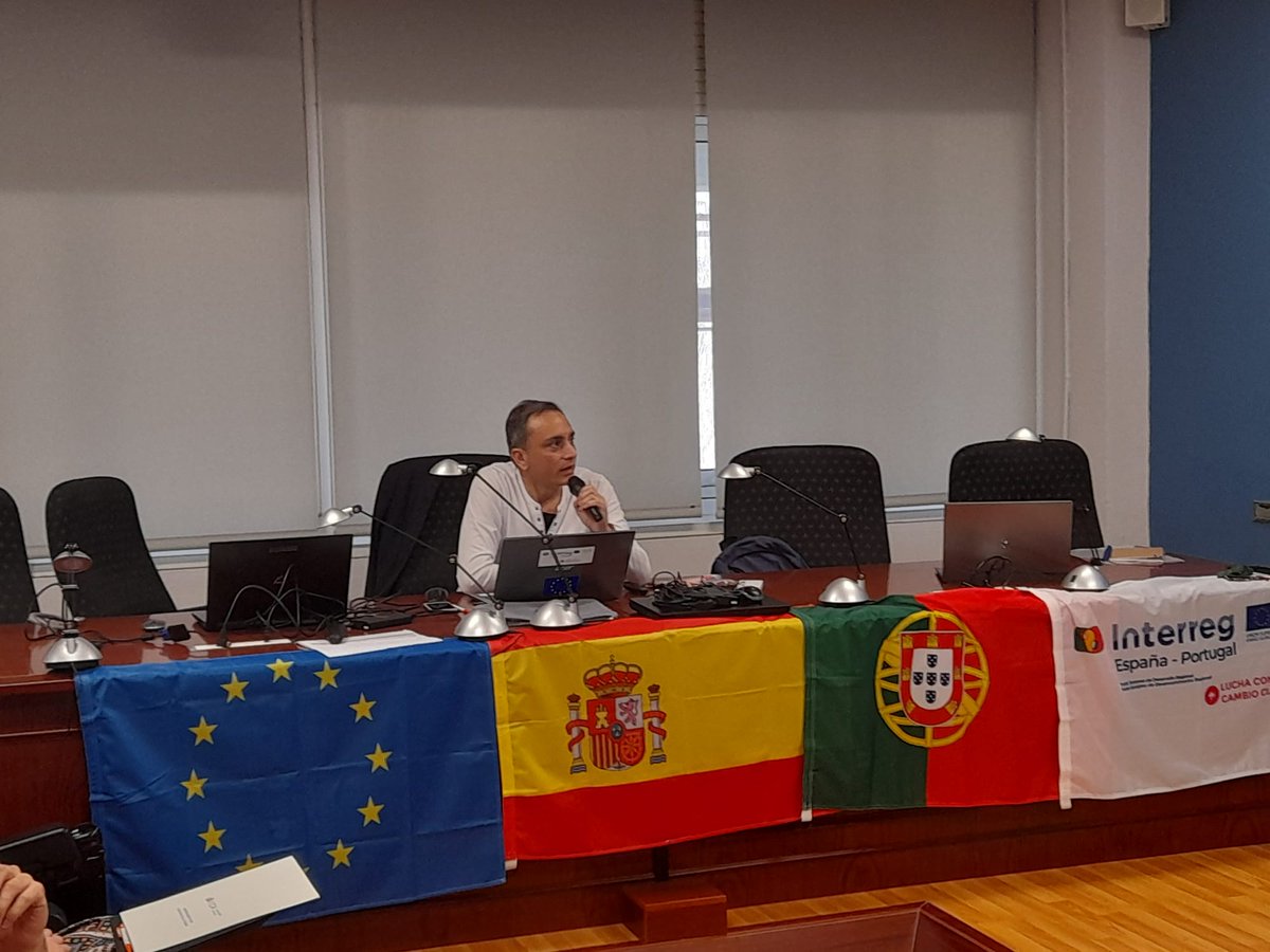 FinnovaEU's tweet photo. 👏 Ayer @SDronesUCA organizó con #Finnova y @uvigo una jornada sobre el uso de sensores LiDAR (Light Detection and Ranging) embarcados en drones en entornos forestales en el marco de @firepoctep 🇪🇺
👉Intervino José Manuel Requena, coordinador de #FIREPOCTEP en Finnova. https://t.co/C20I48Hng6