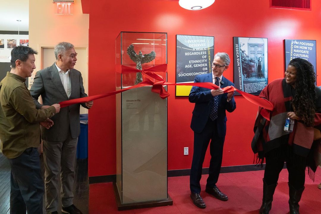 lsmartfund's tweet photo. The installation of "Dream to Fly" from the foundation as a gift to Macaulay Honors College serves as a valuable addition to the college's art collection and will inspire students and visitors to contemplate the human spirit's limitless potential. @macaulayhonors https://t.co/RPTgv78Fdg