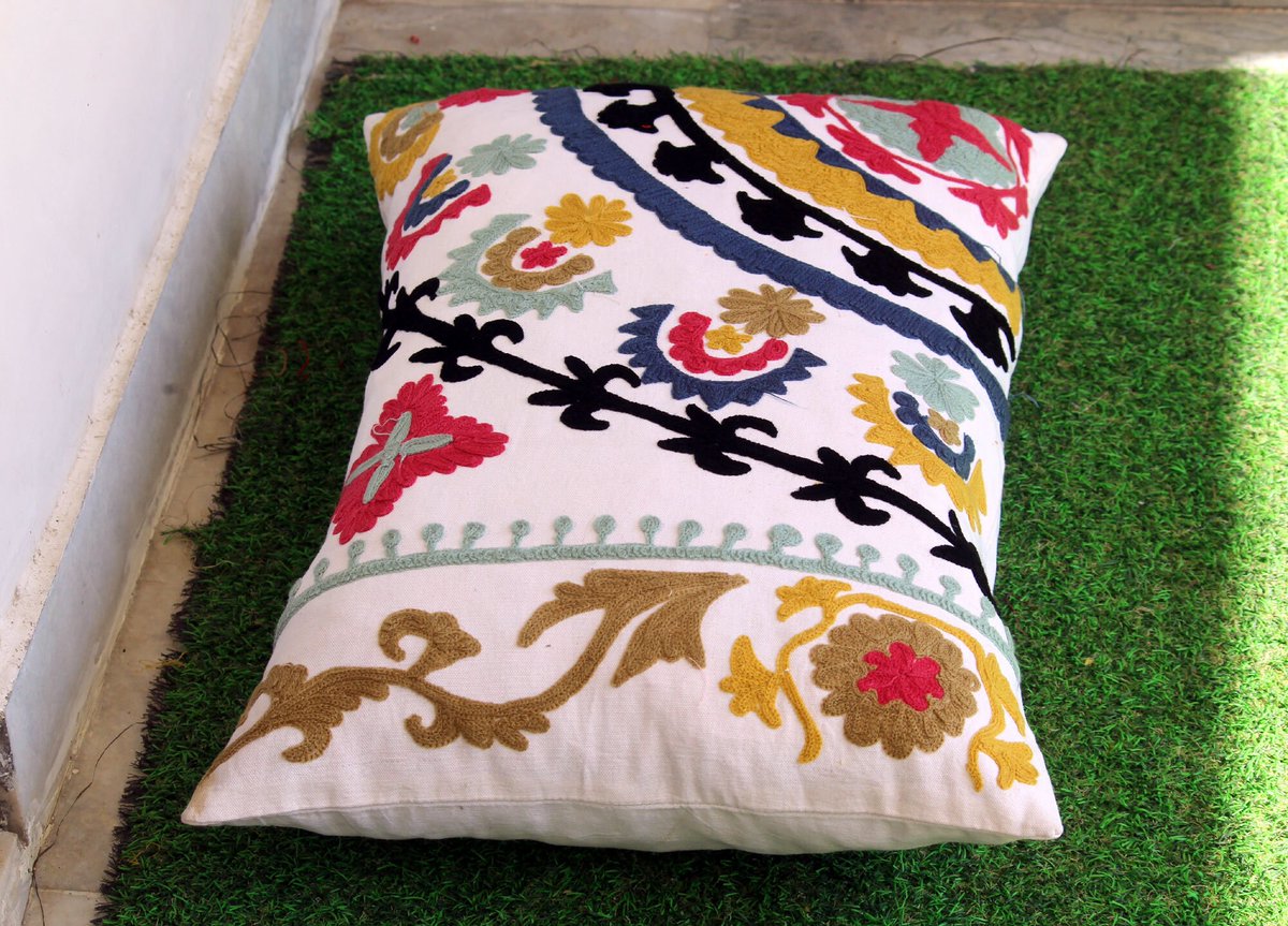 maaswarup's tweet photo. Excited to share the latest addition to my #etsy shop: Suzani Embroidered Cushion Cover | Farmhouse Throw Pillow |Embroidered Decorative Pillow Cover | Boho Cushion Cover | Couch Pillow Cover| https://t.co/MQbdwXaWAU #floral #cotton #organiccotton #pillowcover16x24 #pi https://t.co/wvjORw43gU