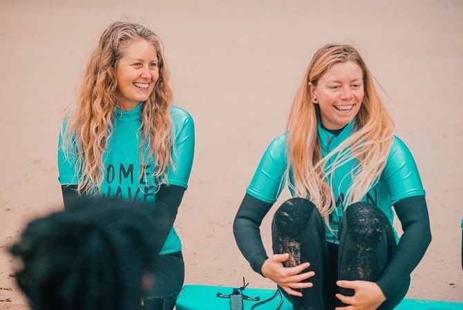 Ubuntu_Global_'s tweet photo. Being a beginner can be daunting, but having the right support can turn it into one of the best experiences of your life. A massive thank you to our #WaveWomenUK surf coaches, Kirsty, Jodie and Rohan from Women+Waves for sharing their passion for #surfing🤙🏾🏄🏾‍♀️ 🌊 https://t.co/RKgtUeqXtl