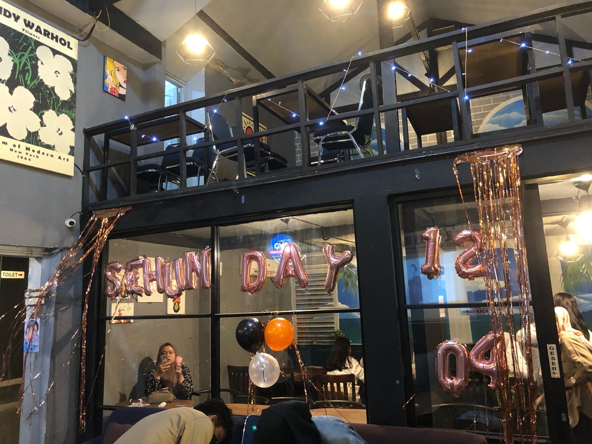 OhSehunGlobal's tweet image. More pictures of Cafe Decorations 🎀

#SEHUN #세훈 #30thSpringWithSEHUN #HappySEHUNDay