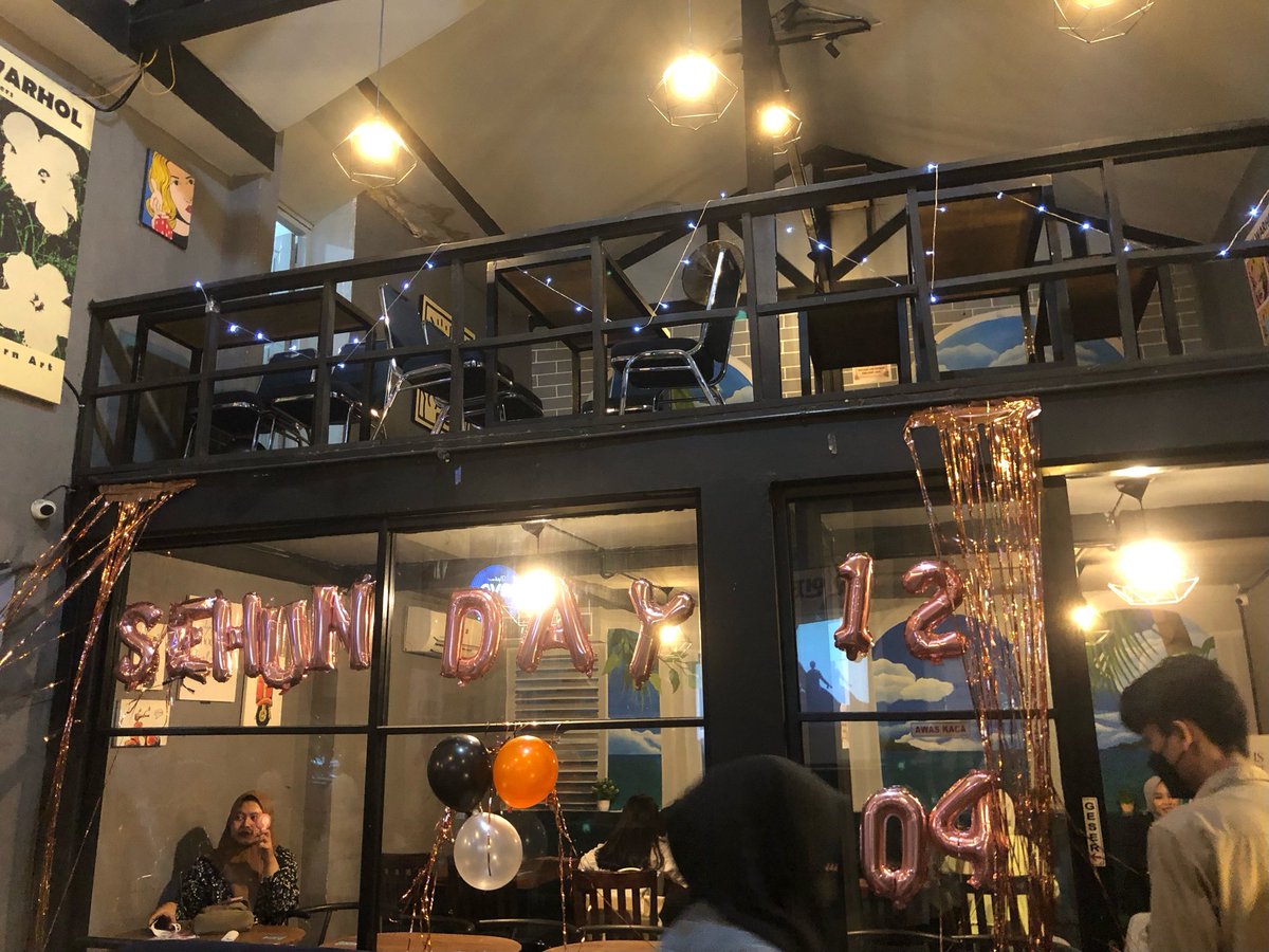 OhSehunGlobal's tweet image. More pictures of Cafe Decorations 🎀

#SEHUN #세훈 #30thSpringWithSEHUN #HappySEHUNDay