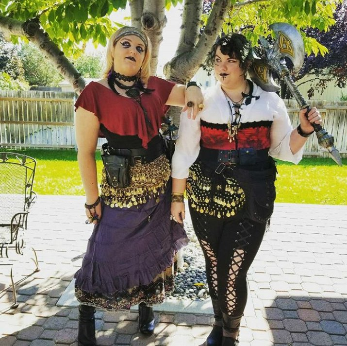 zygsti9's tweet photo. We met so many times before actually meeting each other. She did an independent British lit class during my sophomore English class and sat a seat away from me. We auditioned for a musical in the same group, she got in and I worked backstage. Then we finally met... (1/2) https://t.co/FmAnIERdqk
